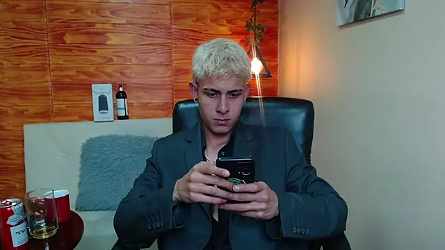 Bastiaan 28 online show from December 13, 2024, 3:05 am