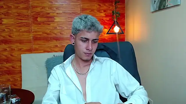 Bastiaan 28 online show from December 18, 2024, 2:53 am