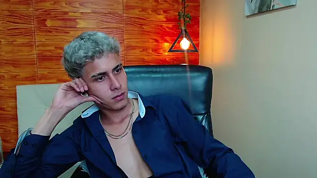 Bastiaan 28 online show from December 19, 2024, 7:18 am