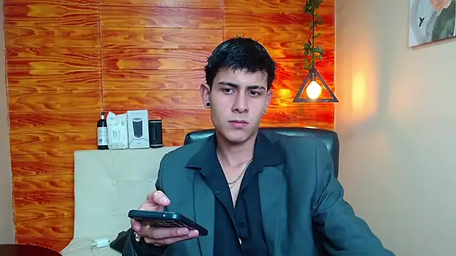 Bastiaan 28 online show from January 7, 2025, 9:57 pm