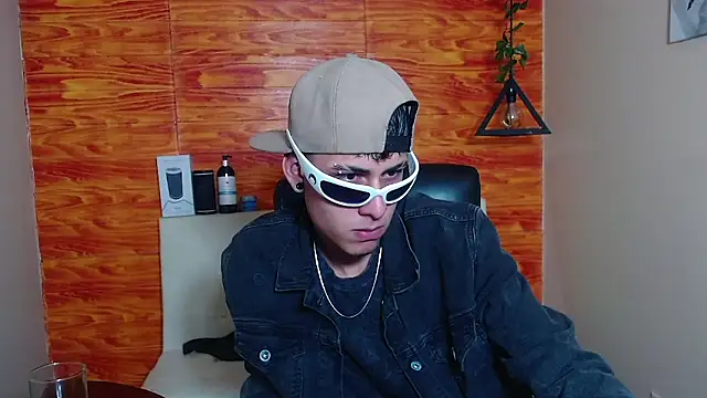 Bastiaan 28 online show from February 6, 2025, 12:54 am