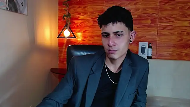 Bastiaan 28 online show from February 7, 2025, 4:27 am