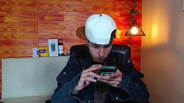 Bastiaan 28 online show from February 14, 2025, 1:56 am