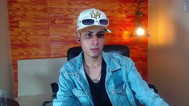 Bastiaan 28 online show from February 19, 2025, 3:06 am