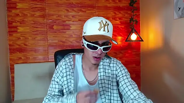 Bastiaan 28 online show from February 21, 2025, 6:18 am