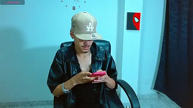 Bastiaan 28 online show from September 19, 2025, 2:02 am