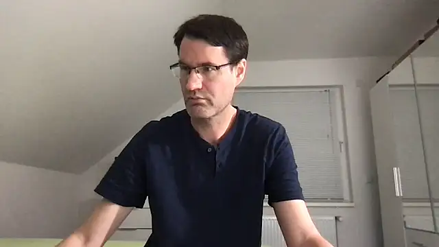 Snapshot of zxzx_cam1 chatting on September 28, 2025, 9:09 pm zxzx cam1 online show from September 28, 2025, 9:09 pm