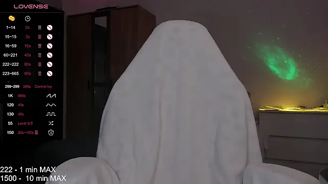 Snapshot of HANNA_MONTANAS chatting on November 24, 2025, 5:12 pm HANNA MONTANAS online show from November 24, 2025, 5:12 pm