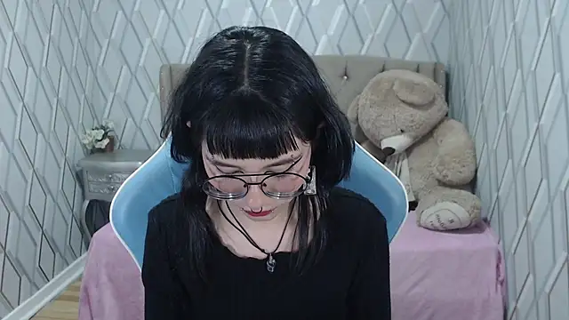 charlottemoonxz online show from December 1, 2024, 7:47 pm