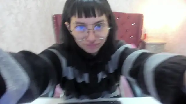 charlottemoonxz online show from December 4, 2024, 1:20 pm
