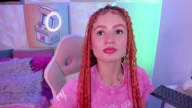 AdelaineBest online show from January 18, 2026, 5:28 pm