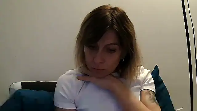 anechka1 online show from February 21, 2026, 10:44 pm