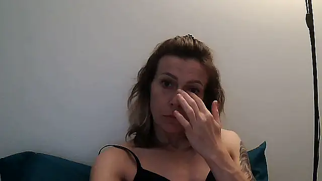 anechka1 online show from June 20, 2026, 10:01 pm
