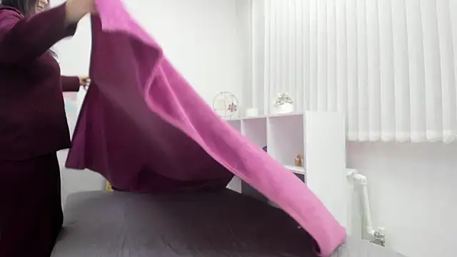 Snapshot of Pretty_anniee chatting on October 27, 2025, 1:31 am Pretty anniee online show from October 27, 2025, 1:31 am