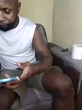 Snapshot of Stallion100 chatting on January 17, 2025, 5:51 pm Stallion100 online show from January 17, 2025, 5:51 pm