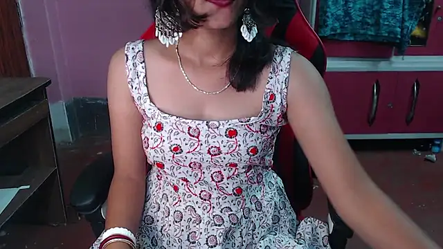 Snapshot of Angel_Alison_ chatting on February 12, 2025, 9:33 pm Angel Alison online show from February 12, 2025, 9:33 pm