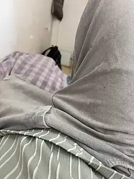 ravirishi1122 online show from April 11, 2026, 3:22 am