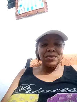 Snapshot of Surreyaa chatting on September 25, 2025, 1:20 am Surreyaa online show from September 25, 2025, 1:20 am