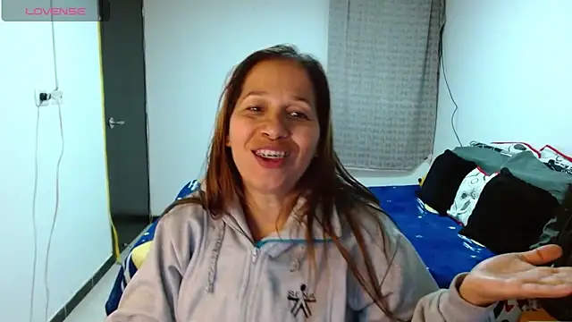 Snapshot of CaroMasha chatting on March 13, 2026, 6:42 am CaroMasha online show from March 13, 2026, 6:42 am