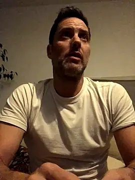 Snapshot of Romain69- chatting on September 21, 2025, 12:34 am Romain69- online show from September 21, 2025, 12:34 am