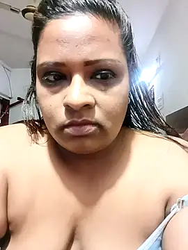 Snapshot of Love_Jenny chatting on February 9, 2026, 7:01 am Love Jenny online show from February 9, 2026, 7:01 am