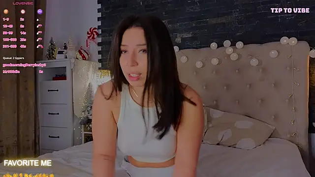 Snapshot of KimArts chatting on December 3, 2024, 11:24 pm KimArts online show from December 3, 2024, 11:24 pm