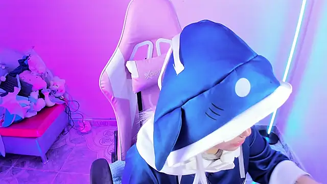 Ahri Elderwood online show from December 21, 2025, 4:41 am