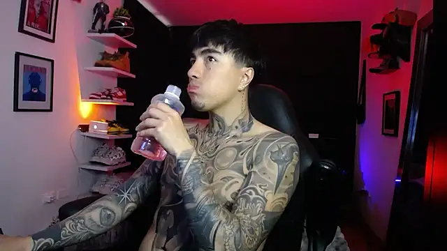 Snapshot of jung_dragon chatting on October 13, 2025, 4:29 pm jung dragon online show from October 13, 2025, 4:29 pm