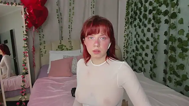 Snapshot of Love_is_Lola chatting on February 19, 2026, 11:56 pm Love is Lola online show from February 19, 2026, 11:56 pm