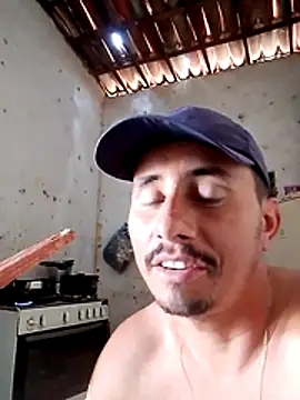 Snapshot of luissilva0071 chatting on July 28, 2026, 2:46 pm luissilva0071 online show from July 28, 2026, 2:46 pm