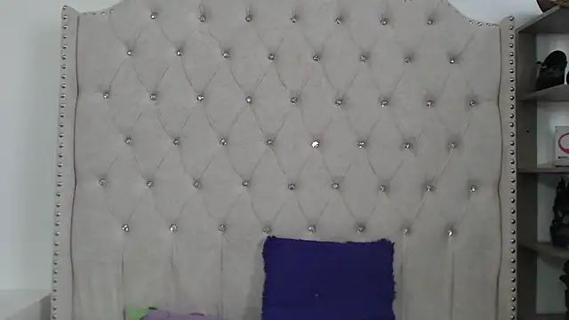 Abril Squirt online show from December 21, 2024, 12:38 pm