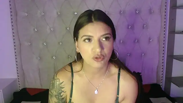 Abril Squirt online show from September 30, 2025, 8:30 am