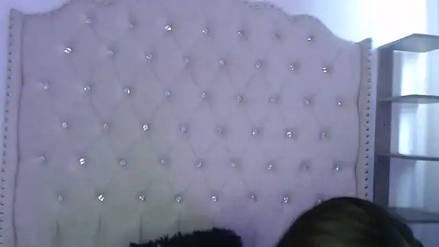 Abril Squirt online show from October 6, 2025, 6:49 pm