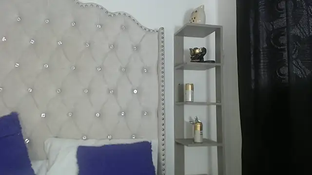 Abril Squirt online show from June 13, 2026, 7:56 pm