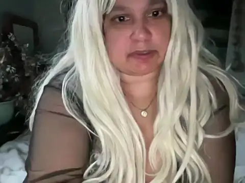 MelanieFawker online show from September 19, 2025, 1:51 am