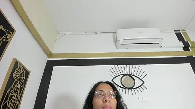 Snapshot of EmilyGomezLS chatting on October 13, 2025, 11:32 am EmilyGomezLS online show from October 13, 2025, 11:32 am