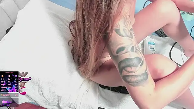 blondeb201 online show from September 24, 2025, 12:58 am