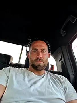 jwiththethickone413 online show from June 26, 2026, 8:57 pm
