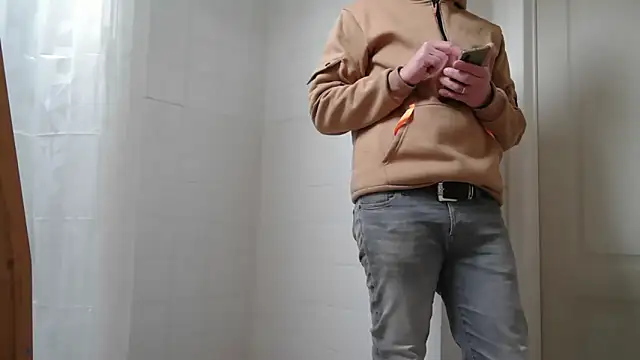 Snapshot of maxmueller321 chatting on February 25, 2025, 11:08 am maxmueller321 online show from February 25, 2025, 11:08 am