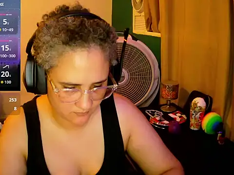 Snapshot of lolalicious_758 chatting on September 19, 2025, 11:38 pm lolalicious 758 online show from September 19, 2025, 11:38 pm