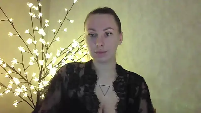  Leslyy Solo 1 online show from February 2, 2025, 2:56 pm