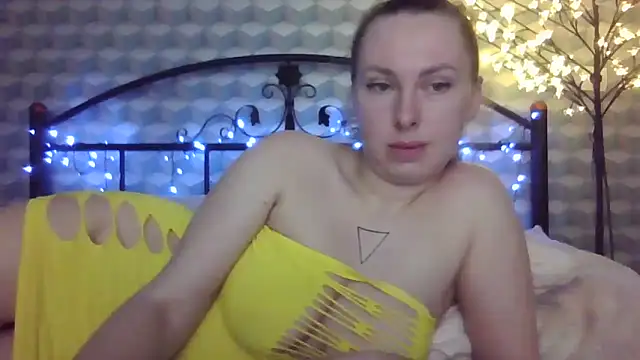  Leslyy Solo 1 online show from February 8, 2025, 3:53 pm