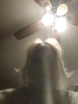 Snapshot of Icedcoffee2024 chatting on November 8, 2025, 12:38 pm Icedcoffee2024 online show from November 8, 2025, 12:38 pm