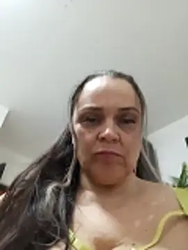 hugebobbs online show from May 5, 2026, 9:50 am