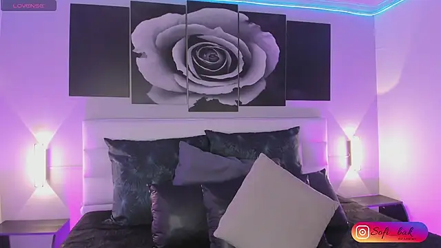 Snapshot of sofi_bakerr chatting on September 29, 2025, 11:37 am sofi bakerr online show from September 29, 2025, 11:37 am
