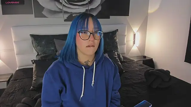 sofi bakerr online show from November 6, 2025, 11:33 am