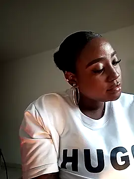 Perlasexyu1 online show from October 16, 2025, 2:40 pm