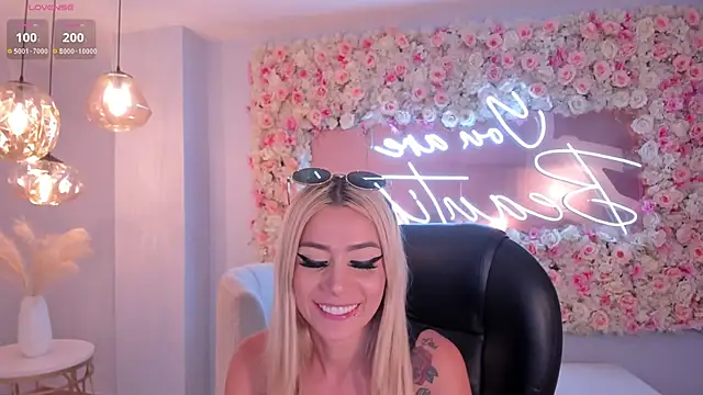 HannaConnor  online show from January 23, 2025, 2:44 am