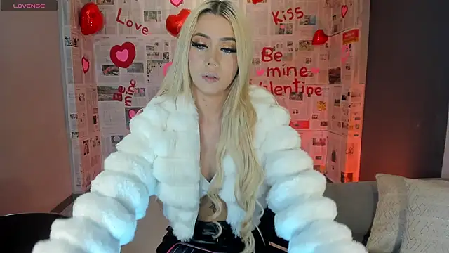 HannaConnor  online show from February 13, 2026, 8:49 pm