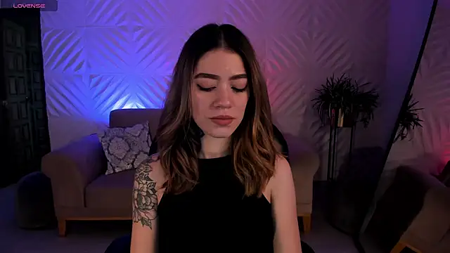 Snapshot of ViolettHansson chatting on January 4, 2025, 10:02 pm ViolettHansson online show from January 4, 2025, 10:02 pm